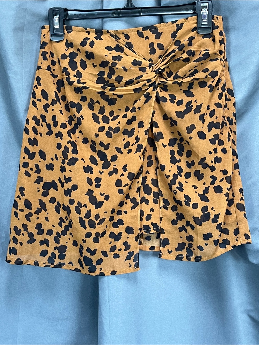 Twist-Front Animal Print Mini Skirt in camel/black